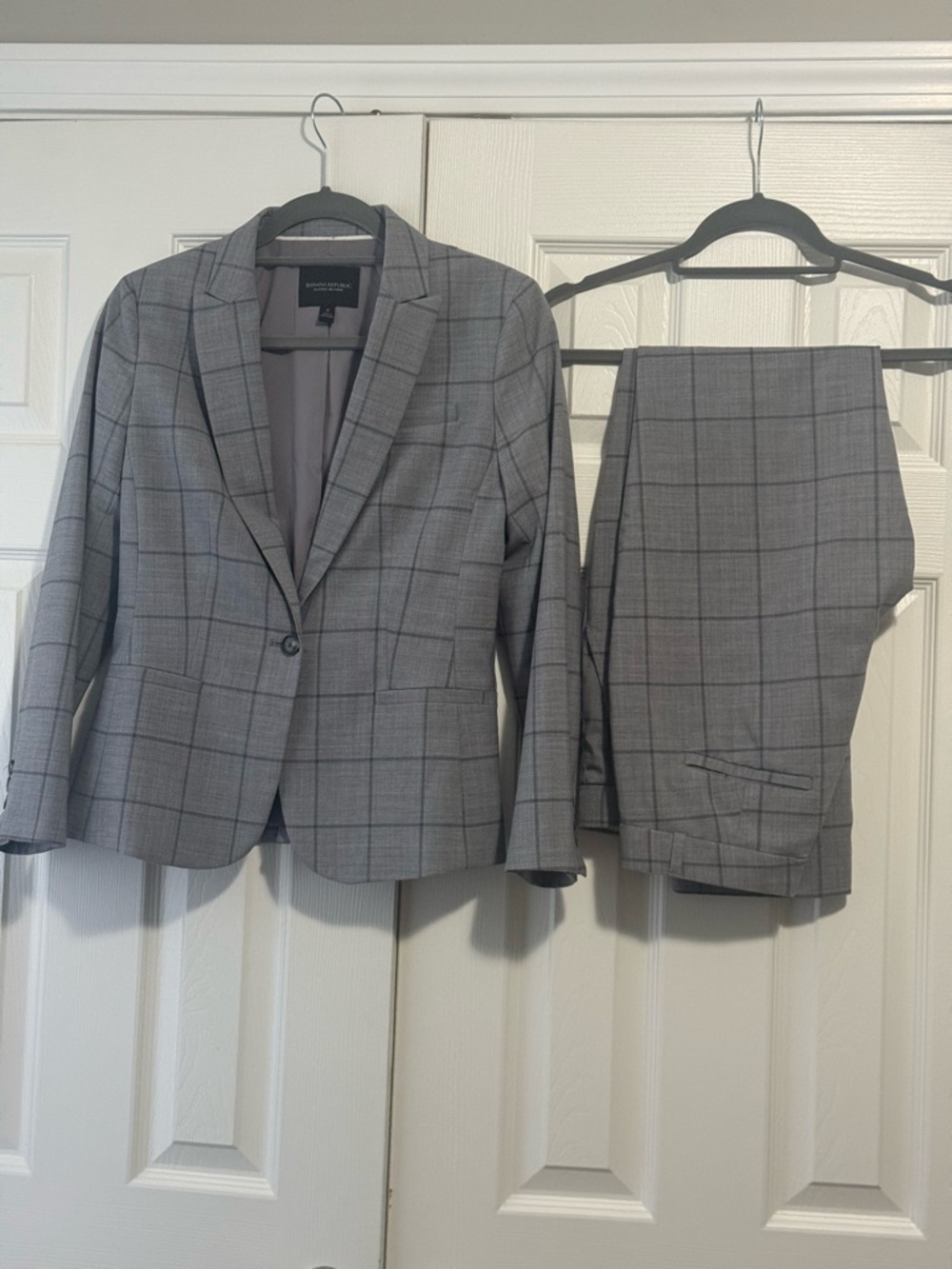 Banana Republic Gray Windowpane Two-Piece Suit Size 4
